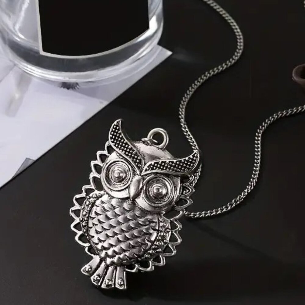 Long Silver Owl Necklace 28" Chain Pendant Y2K Retro Style Bird Big Eyes